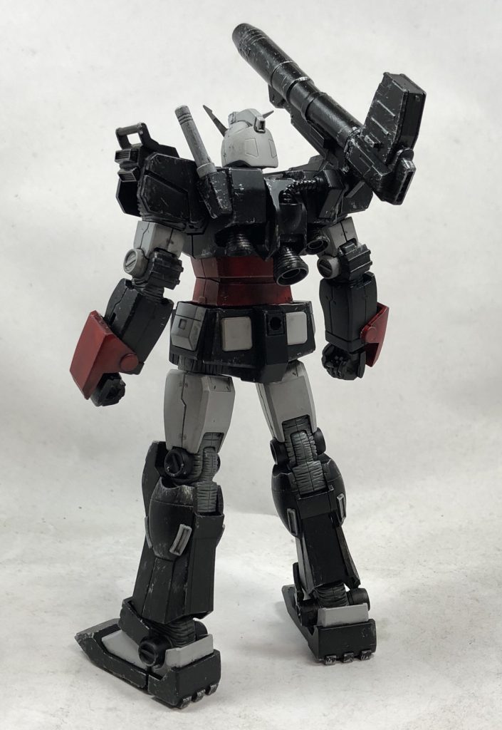 当初の予定ではMSDヘビーガンダムからはバックパックを使う程度だったのですが、背中と一体型だったのでボディ全部を使いました。あとはサンダーボルトFAとサンダーボルト陸ガンで構成しています。