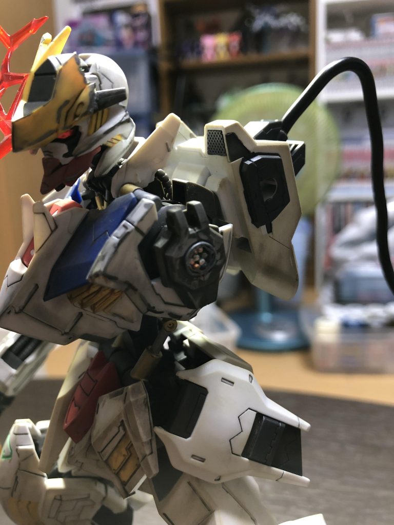 ダメージ断面にワイヤーを埋め込みよりリアルに