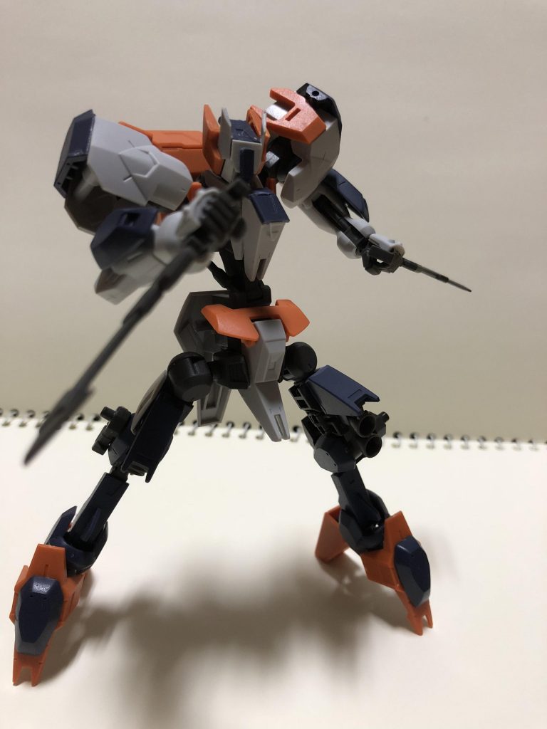 この機体の設定は私の部隊の機体なので、色んな武装を使用します。
いつか全部の機体を紹介できれば良いなと思っています。