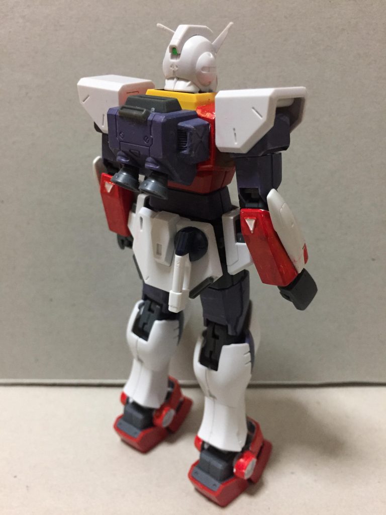 スラスター追加を施してあるおかげで宇宙でも不自由なく戦える。