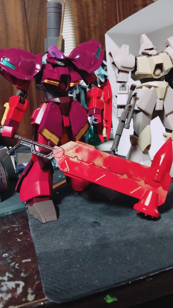 パーツが余りましたので普通のガルバディと並べました