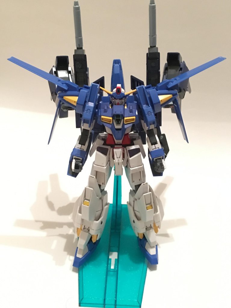 フロントから。age3からage-fxに進化するのではなく、既存技術の集大成として強化されたイメージで制作しました。