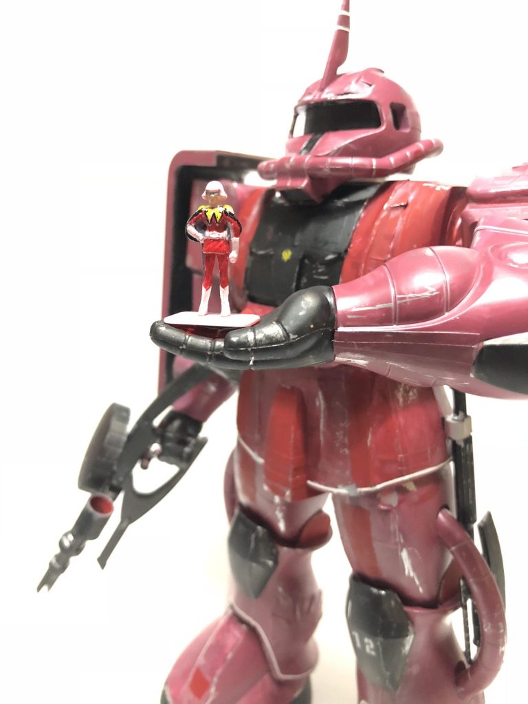 このキットにはシャア・アズナブルはついています。