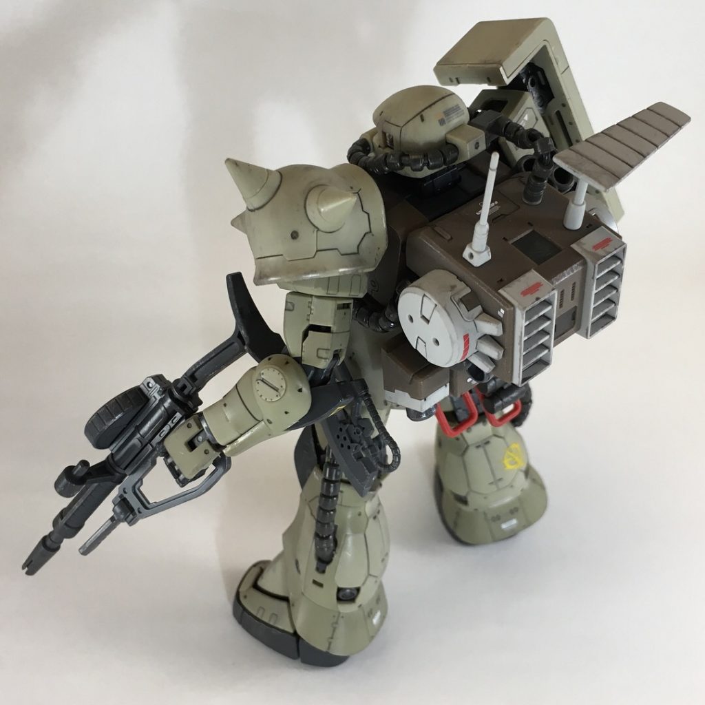 とにかく背中ー。