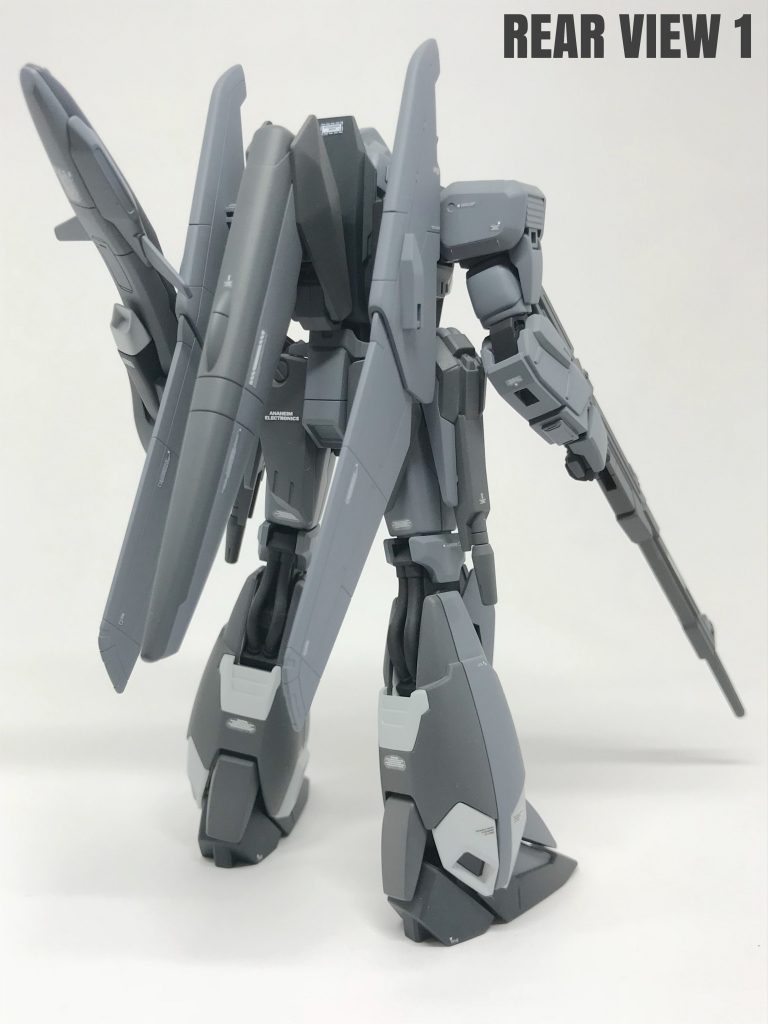 公式設定ではゼータガンダムのフレーム
を簡易コピーして生産性を向上したとの
事なので、本家と比べるとかなりスペック
ダウンしてますが、こちらの方が兵器
ぽっくて個人的には好みですね。