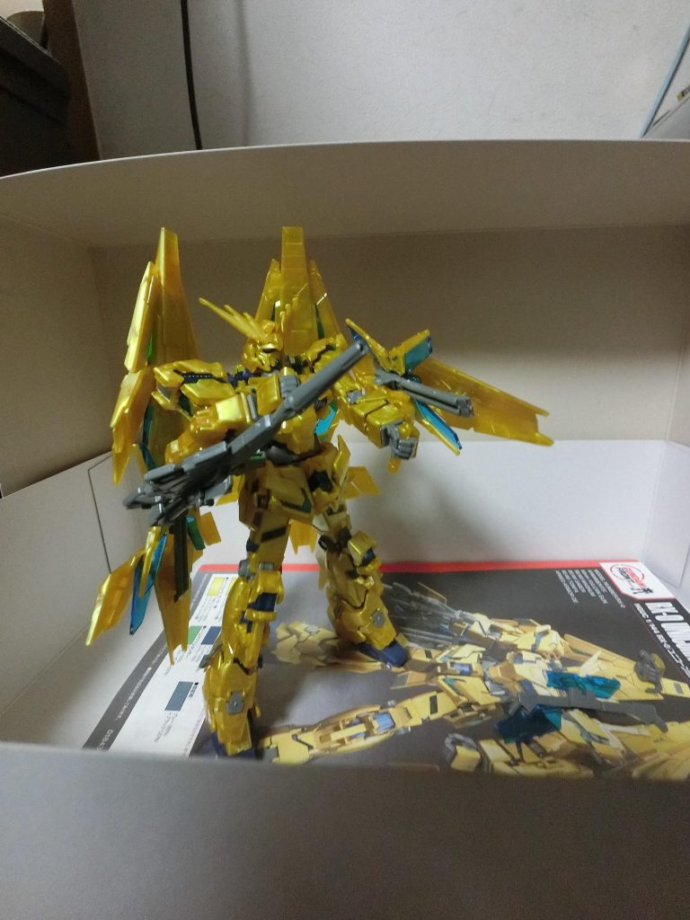 サーベル持たせてみた。刃がないのは仕様