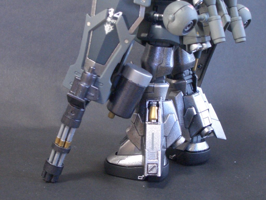 大好きなガトリング・シールドもプラ棒やらブキヤパーツで再構築。