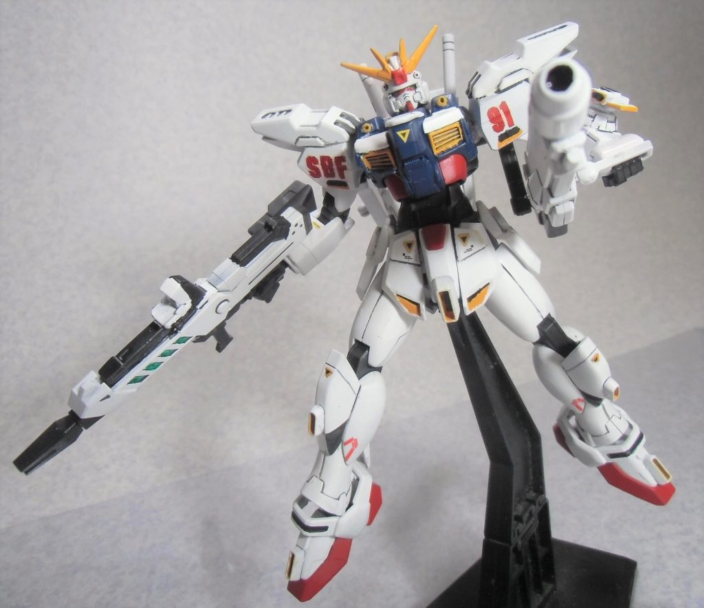 デカールを少し加工して、肩にSBF(スターバーニング フォーミュラ)の文字を入れました。