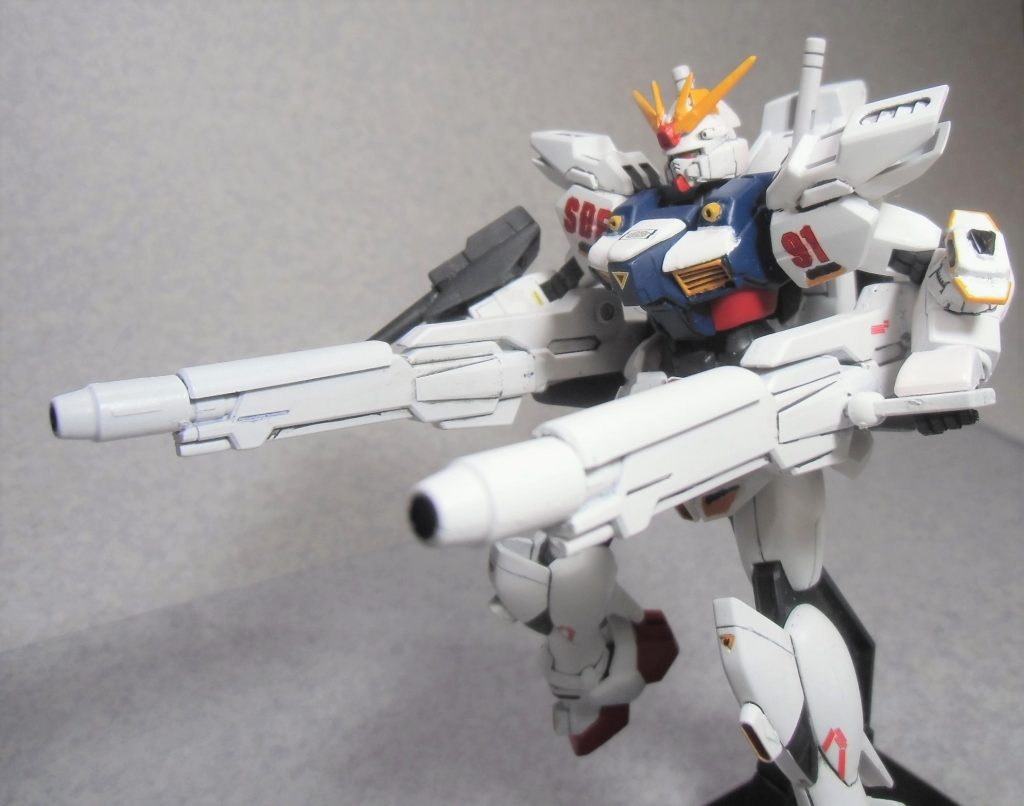 かなり窮屈ではありますが、ヴェスバーも構えることができます。