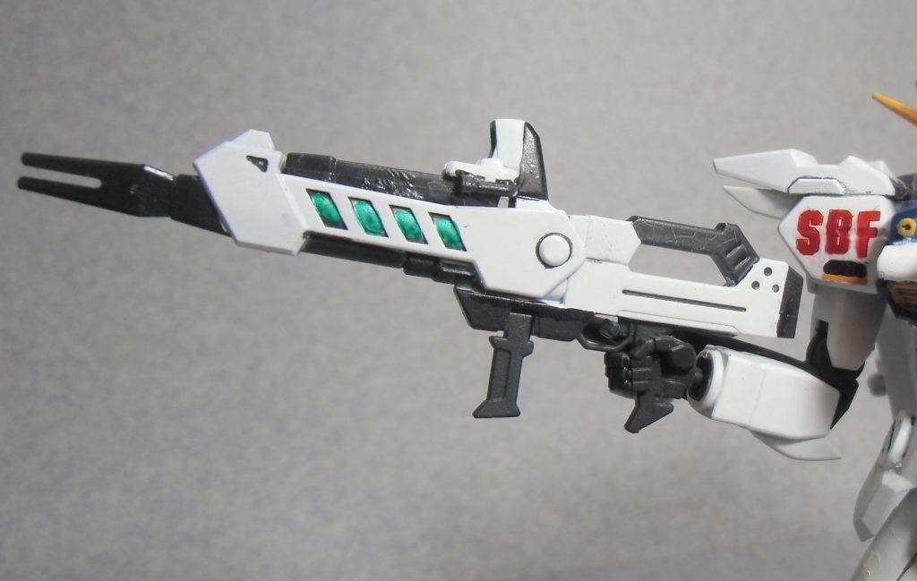 ライフルです。スターバーニングガンダム付属のライフルのパーツをくっつけてみました。