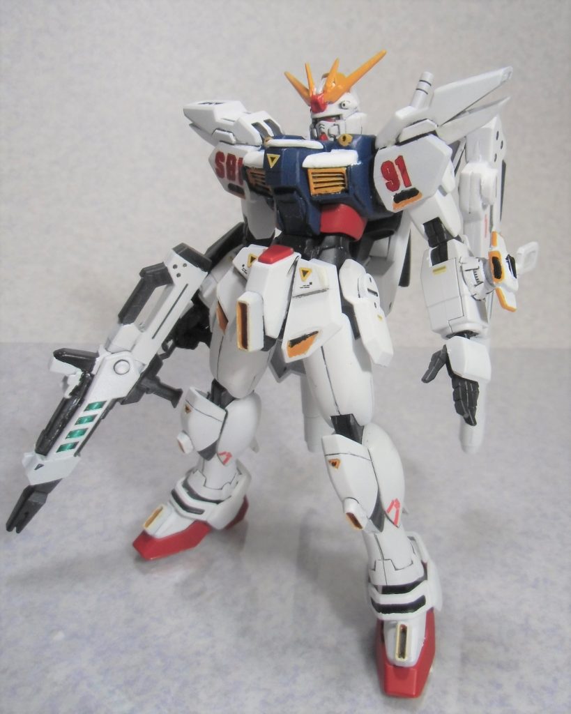 素立ちです。全体的なシルエットはRXF91、ライフルやシールドはF91を参考にしました。