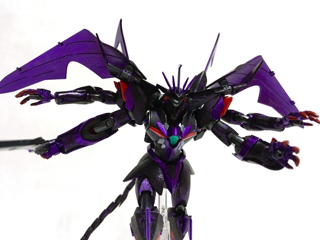 ある程度ダメージを与えると、サイドスカートを排除し、特攻してくる。