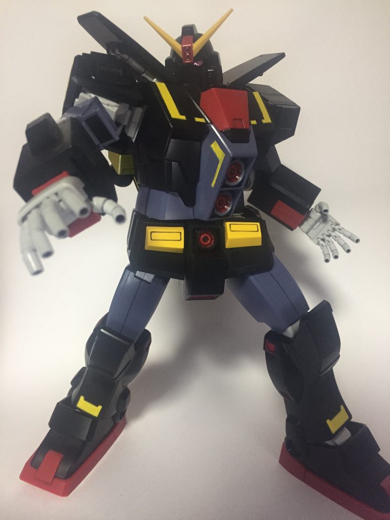 キットよりも可動範囲が広がり、ポーズもかっこよく見える(個人的には)