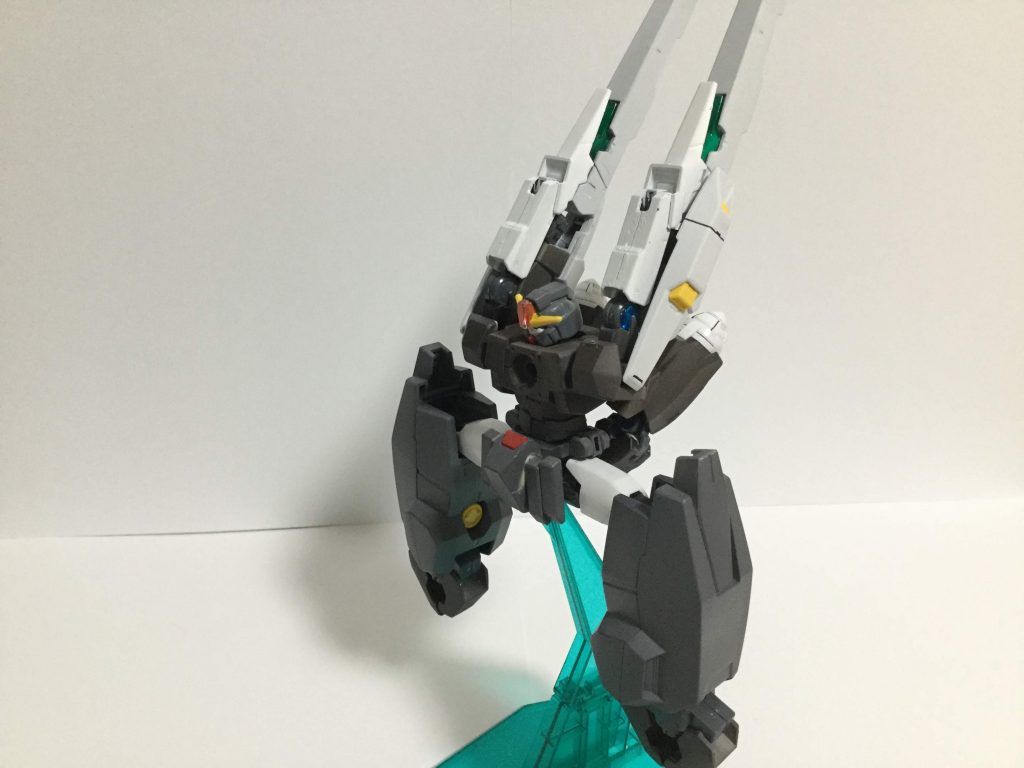 上下逆さまですがこんな感じで変形します。