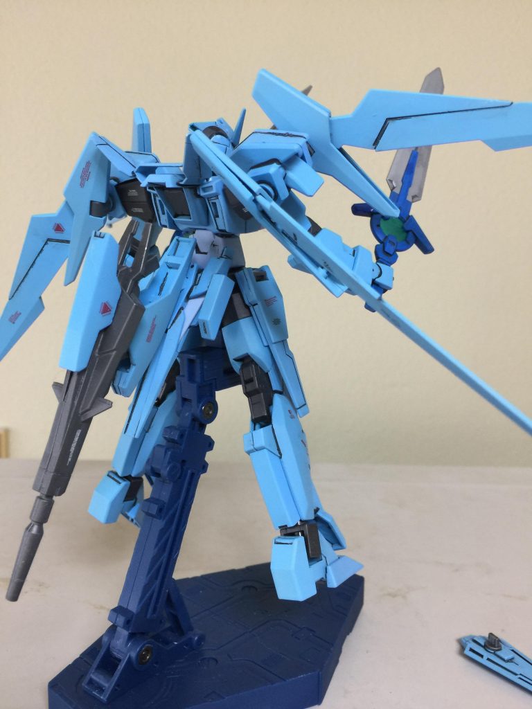 ガンダムAGE-2特務隊仕様(シグレ・トウガ専用機)右斜め背後のアピールショットです。