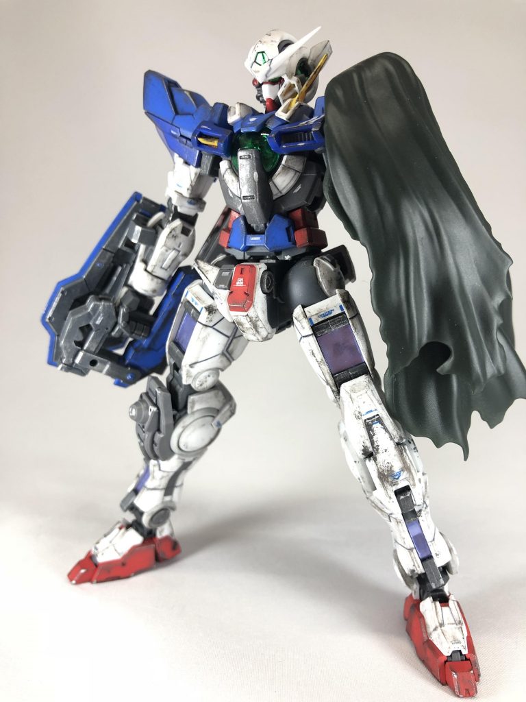 キットの出来の良さに助けられました…!少し手を加えただけで、ここまで見栄えが良くなるとは。
左側のフロントアーマー欠損部は、ジャンクパーツで埋めています。