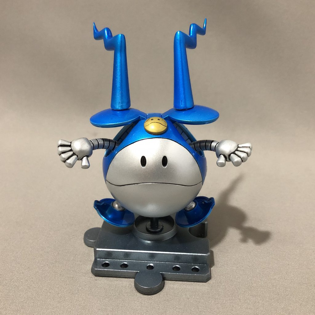 主な作業はニコちゃんマークと帽子のトンガリの製作、筋彫り位になります。