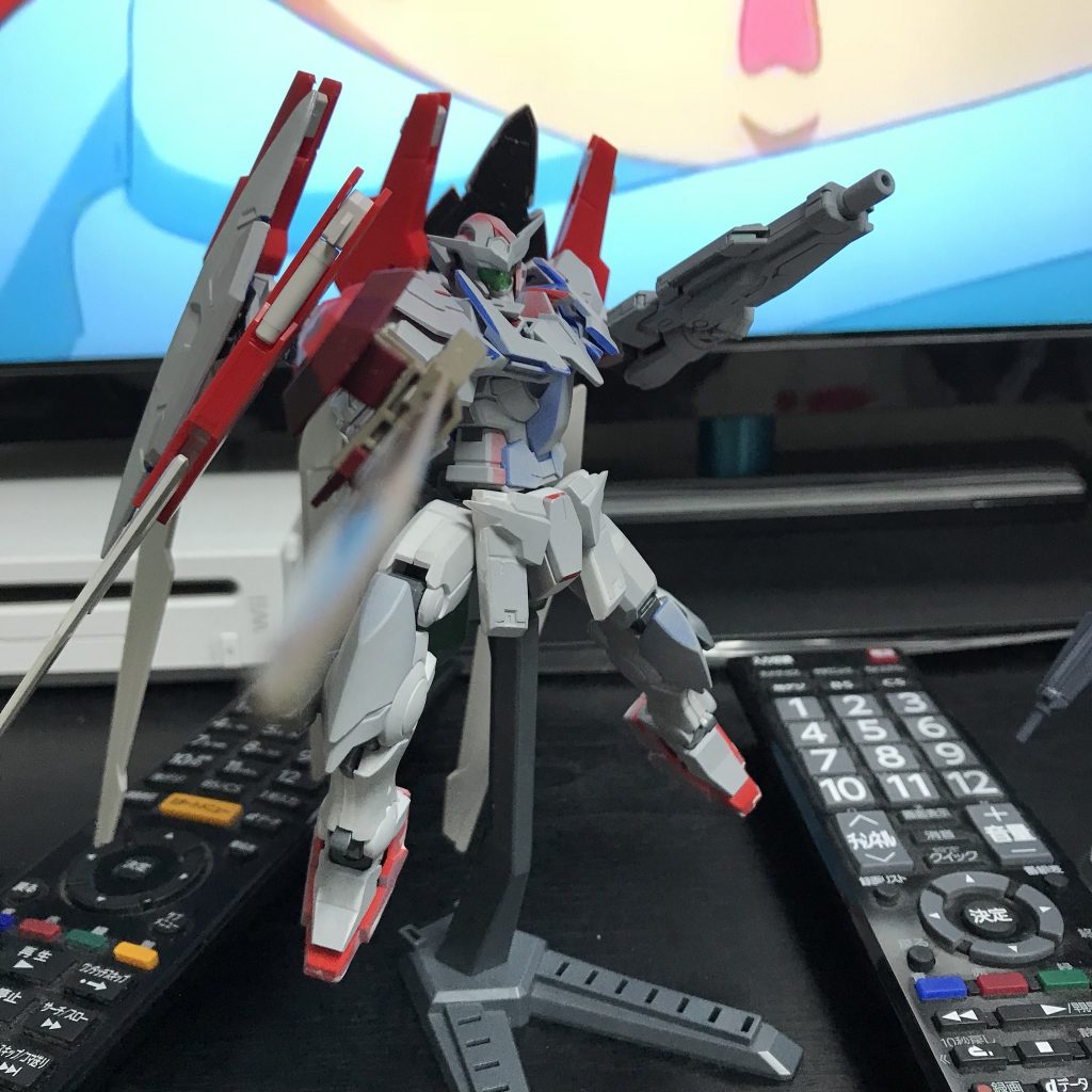 足の関節をいじったり、ドナーキットから色々拝借してきた姿です。
最終決戦ぽくなっていますが、制作途中です。後ろの画面はあ○んちゅ！です笑