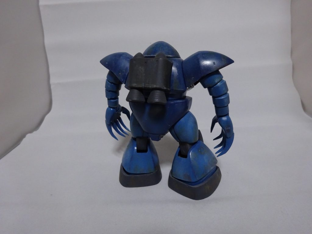 背面からです。