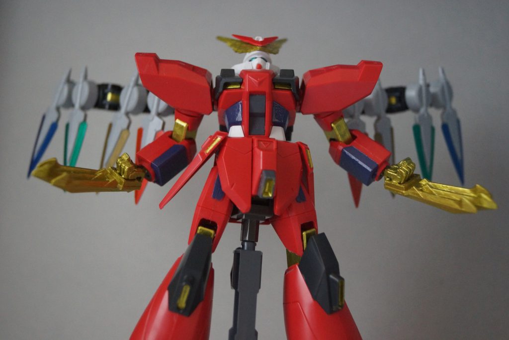 ポージングセンスがないのですが、気合い!みたいな感じで。格闘機はこういうポーズが似合うと思います。