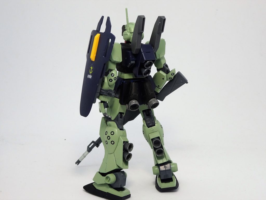 背面
バックパックにはジェガンのスラスターをリアスカートにはバーニアを追加しています。