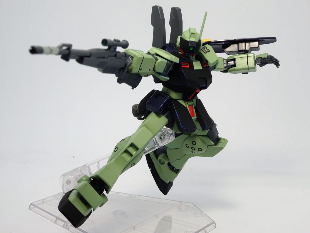 種ポーズ
スナイパーがこんな撃ち方はしないと思うけど...