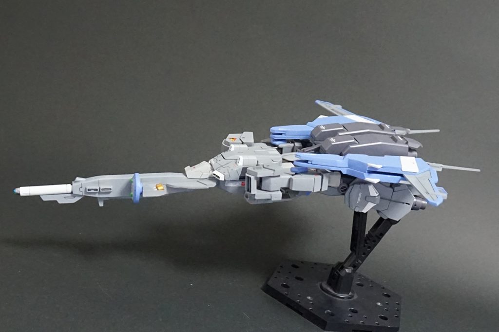 Gフォートレス横からです。
ハイパー・メガ・カノンの砲身の長さの関係もあり、HGとしてはかなり大きい感じです。