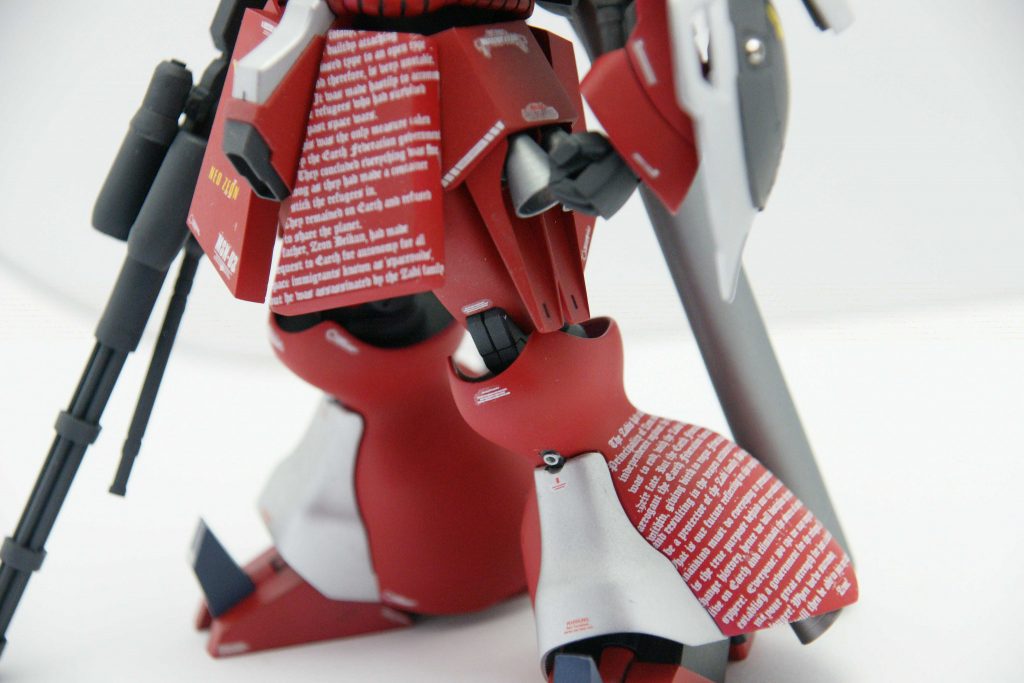 演説の文字です、ちゃんと読めるようになっています
足フレアの曲面にあうようデカールの調整が大変でした。