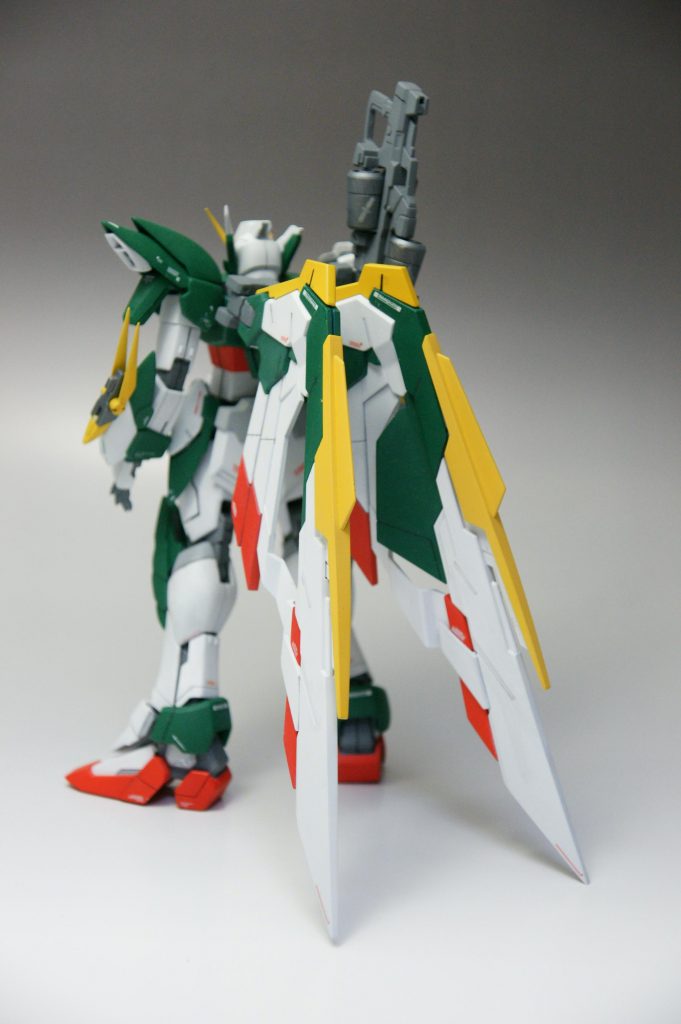 ウイングが片側に寄っているのがわかると思います。