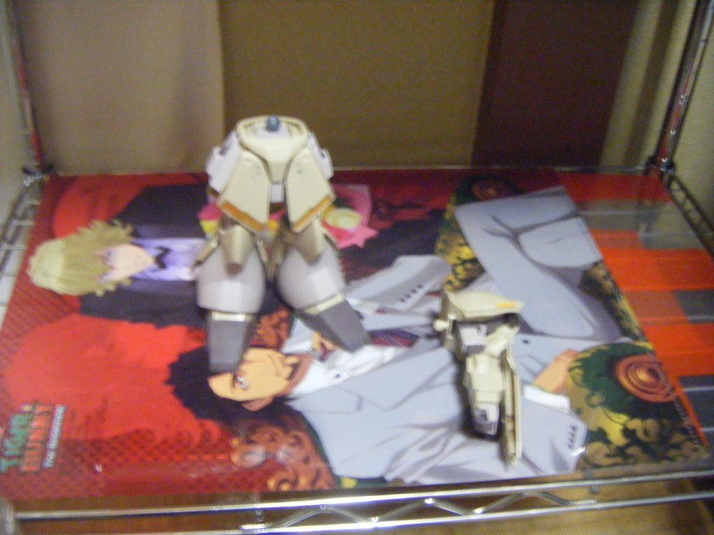 このあと、墨入れ+ハンマープランナーに信号機塗装しました。