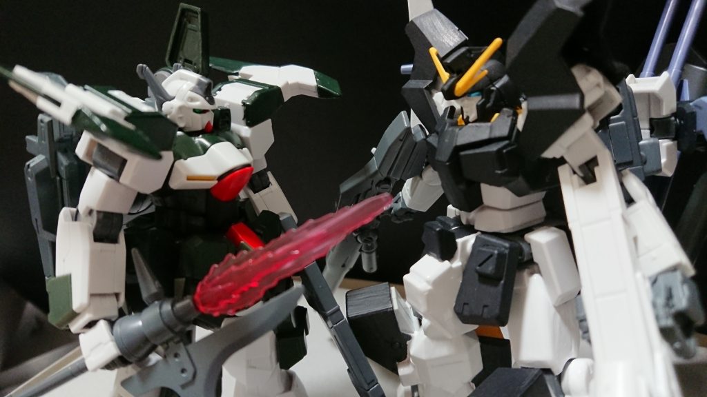 彼の機体はとある機体と同じガンダムサバーニャやVガンダムのパーツを共有し作り上げられた、いわば兄弟機のような存在がいた。
しかし相手はGブリッサの操縦者とは対照的に自分の属していたフォースから追い出され以来ずっと1人で力を蓄えてきた。
単機での戦闘力も手数の多さも相手の方が上回っていった...。
世界規模のガンプラ大会で大規模戦というイベントがありそれにGブリッサと彼の兄弟機は参加した、大会は計2ラウンド制で1ラウンド目に彼らは遭遇しその際敵(兄弟機)は単機で立ちはだかったがこちらには(MSではないが)3機もの味方機が同行していた。
戦う事自体本意では無いのに多勢に無勢と状況では戦いたく無いと味方機に説明している隙に、敵機は攻撃を仕掛けてきた。
結果4対1の状況で戦闘は開始され敵機は押されていたが、機動力の高さと手数の多さを生かしGブリッサの味方機を3機とも撃ち落とし一騎討ちに持ち込んだ。
結果Gブリッサは勝利を得たがもはや動いたら機体が崩壊してしまうかもしれない程に損傷を負っていた、1ラウンドが終了するまで撃破されなかった為2ラウンド目に進出する事が出来た。