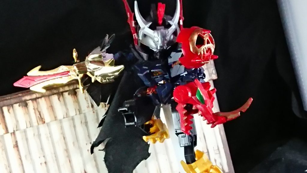 ガルルソード
ガルルヘッドもソード部も魔星のパーツ
一応魔星大将軍と三羅生の合体を想定してたのでなるべく魔星のパーツで作ろうとしてた名残ですね