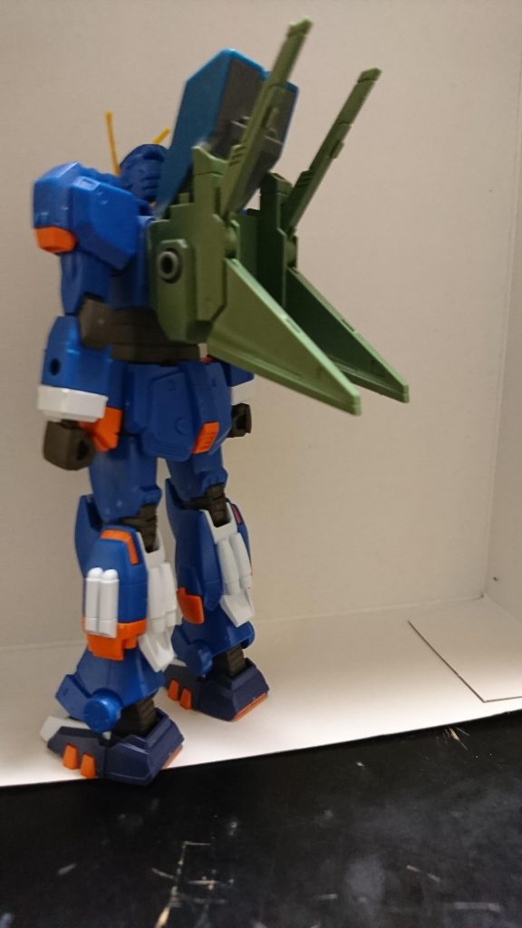 たまたまバックパックの稼働も展開機能のようなディテールアップを果たしています(^^;