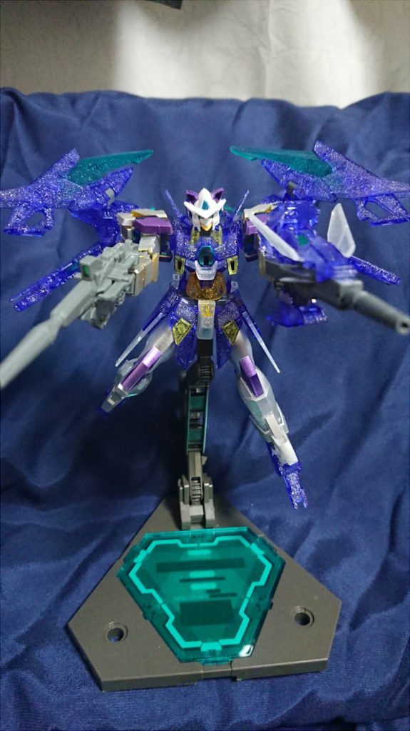 ツインバースト、ビームマグナムの高威力とハイパードッズライフルの貫通力を合わせた高火力攻撃、ハイパードッズライフルの威力もGNツインドライヴのおかげで上がってるとか