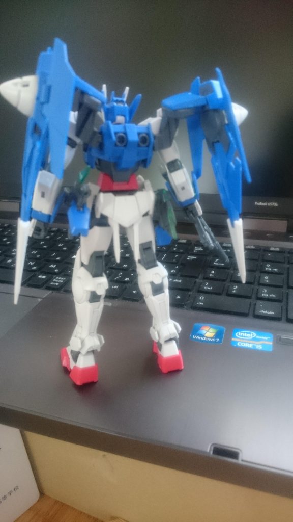 バックショット。バックパックは特に付けておりません。なので、GNドライヴの可動範囲は比較的広いです