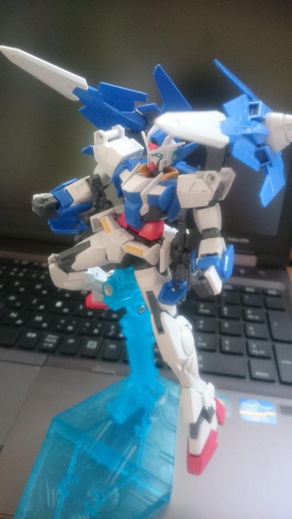 GNキャノン。GNドライヴのところにスーパーGNソードII用のパーツが付けられたので装着し、砲門として使用しています