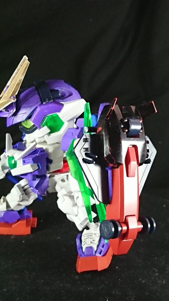 GNシールドにも斗機丸のパーツを重ねています。
機王の時のパーツ流用の仕方が好きだったので真似てみました