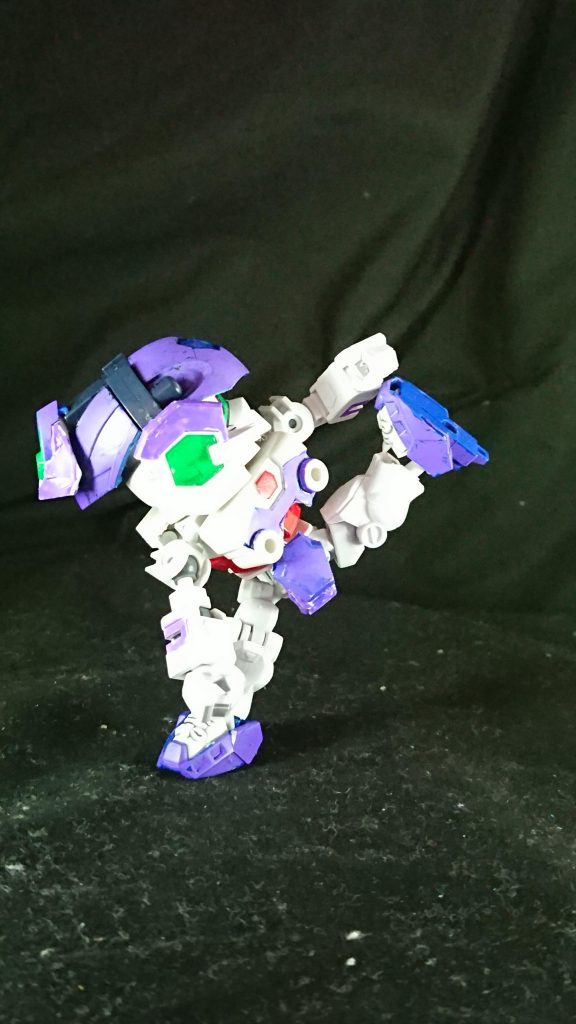 素体がクロスフレームなのでそこそこ可動はします