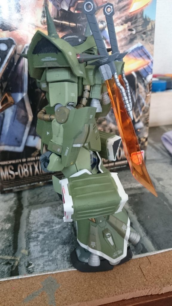 ウェザリングカラーのグレーですみ入れしました。