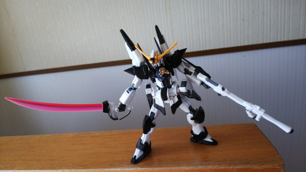 お馴染みビームザンバー。