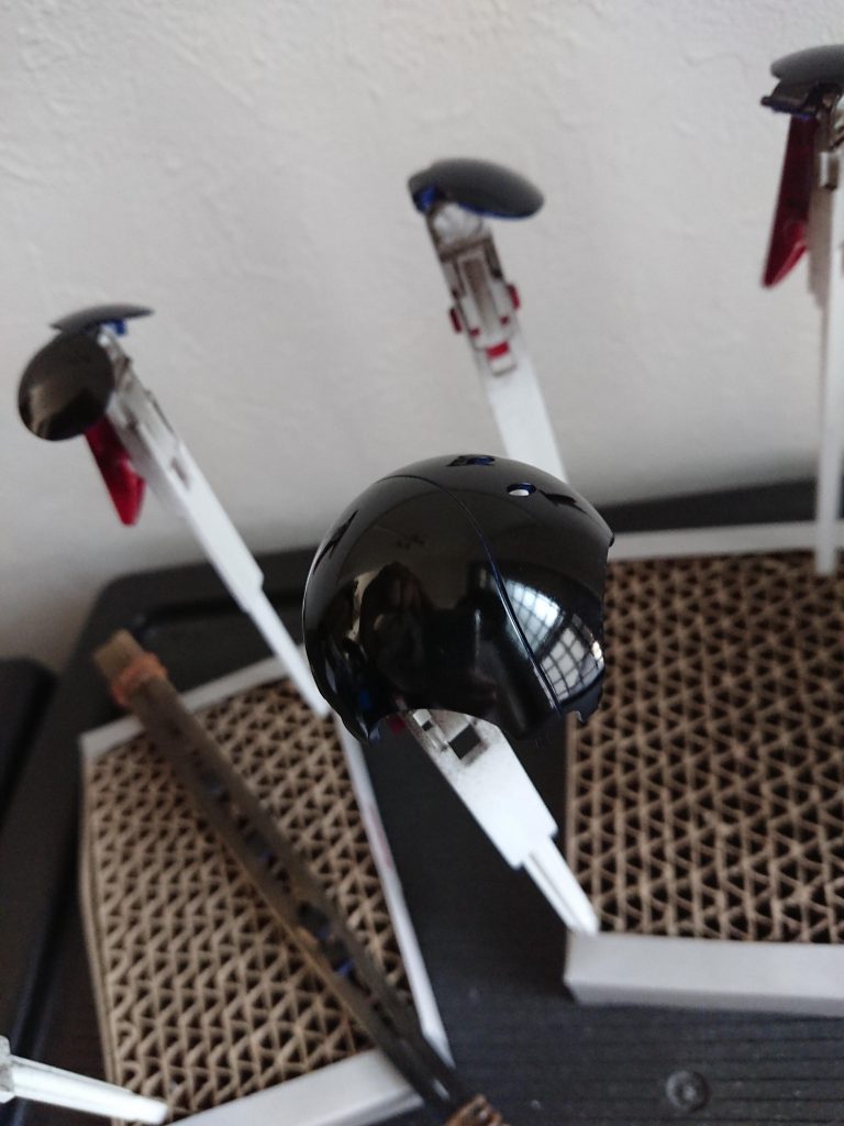 下地は艶ありのブラックです