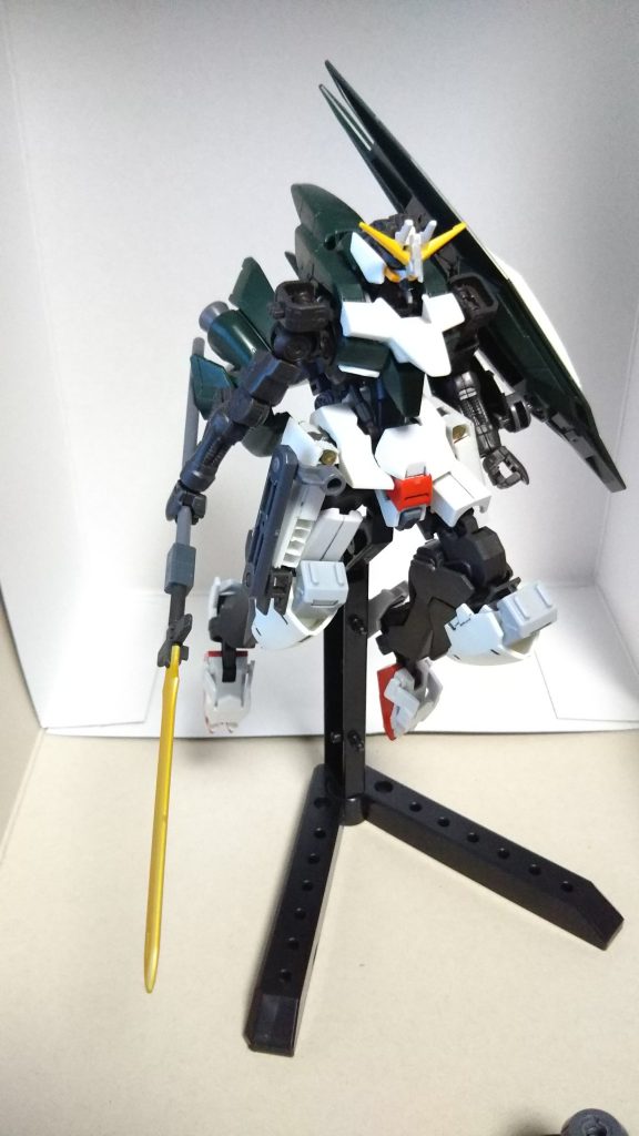 プリセットコードを使用してパーツを強制排除するとシールドバインダーを左腕のみ装備した状態となる。本体が軽量になり地上での白兵戦にも対応する