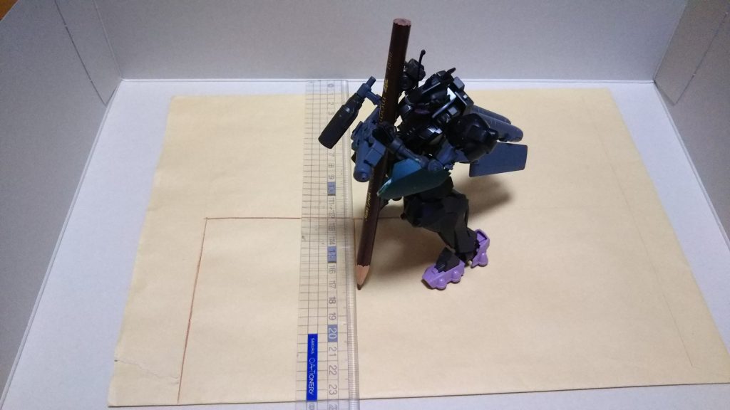 まず作りたい形を紙に作図します。濃いめに描く方が後々わかりやすいです。僕はそこらの布を引っ掛けただけみたいにしたかったので今回は四角ですね。気持ち大きめに作る方が良いかも。