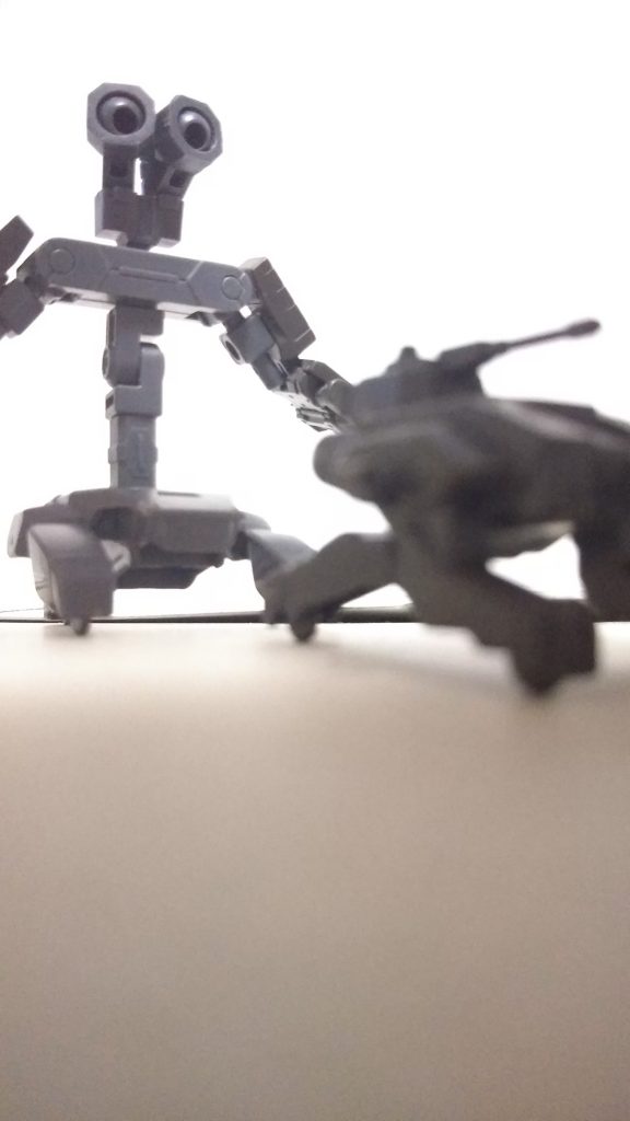 目もグリグリ動きます。

拾壱式ちゃんは仲間が欲しいだけなんです