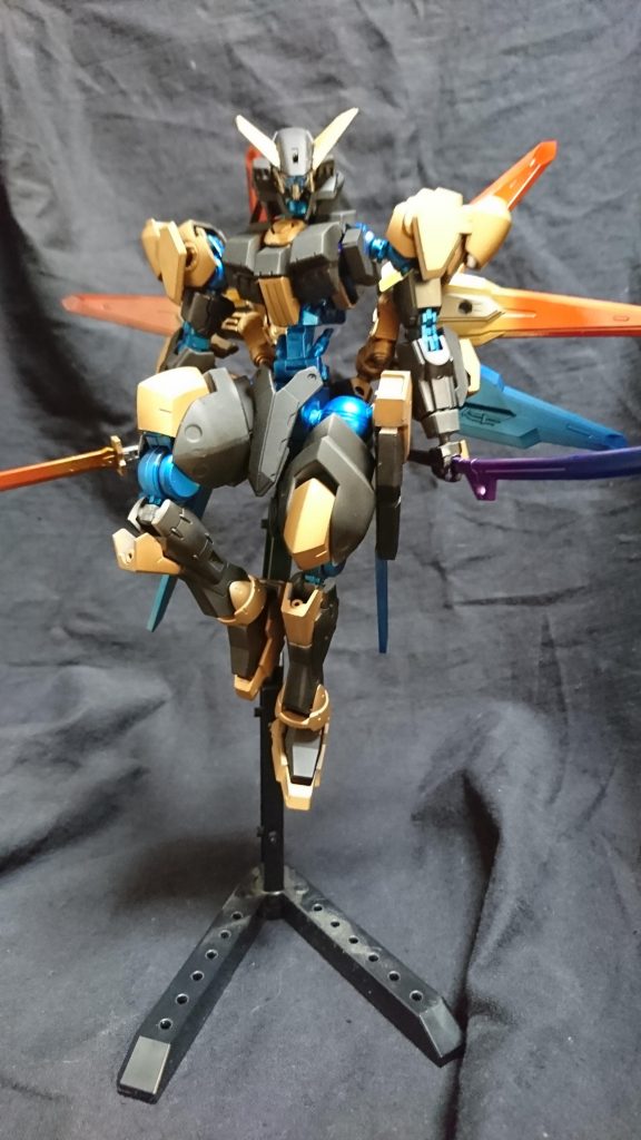 Un-01 リンドヴルム–3枚目/制作者：カルシウムボンバー