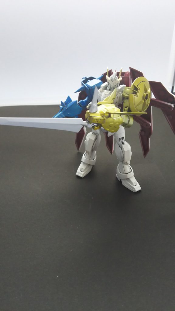 グレイカリバー

本家のグレイソードは両刃なので片方にしてみた
素材はギャラクシーブースターの羽

日本刀は切れ味もいいのでそこから参考にしてます