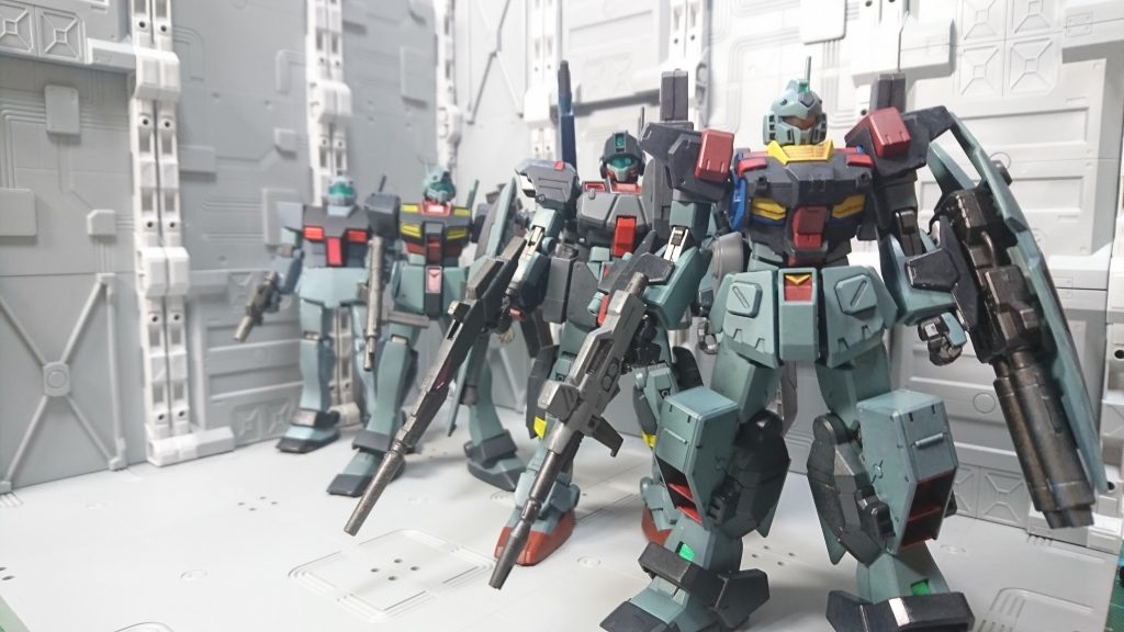 製作したGM一覧。
並べると乗り換えの歴史みたいでいいねW
カラーリングは確かにジムカラーだけど
弱そうではない(しかし強いとも言えない)
を念頭において塗装してますw