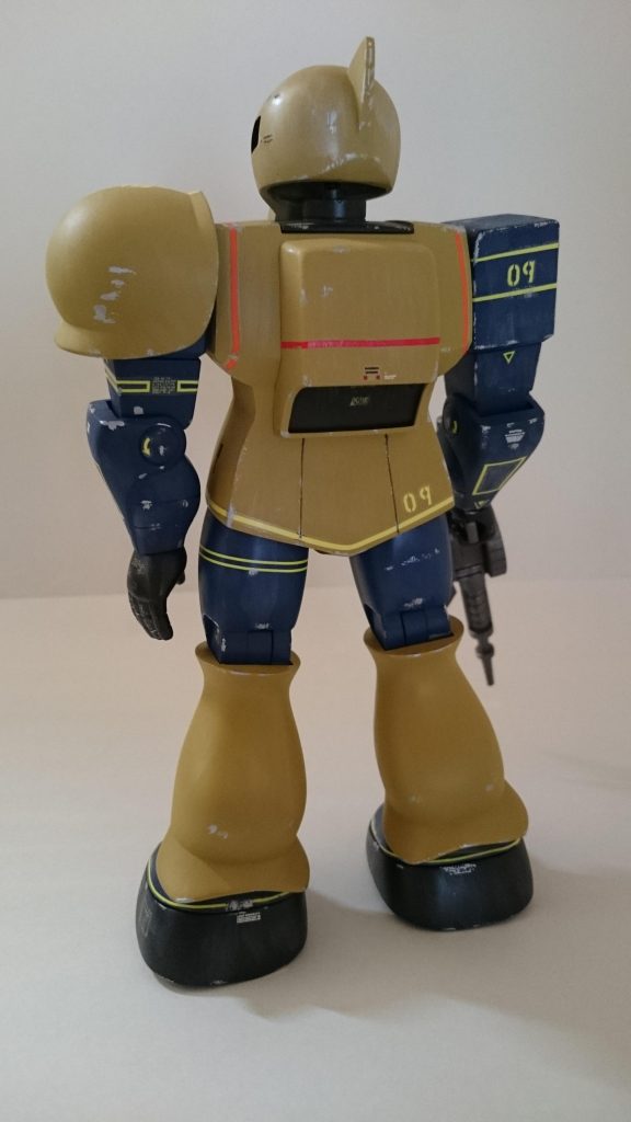 背面は、やや寂しい感じです。