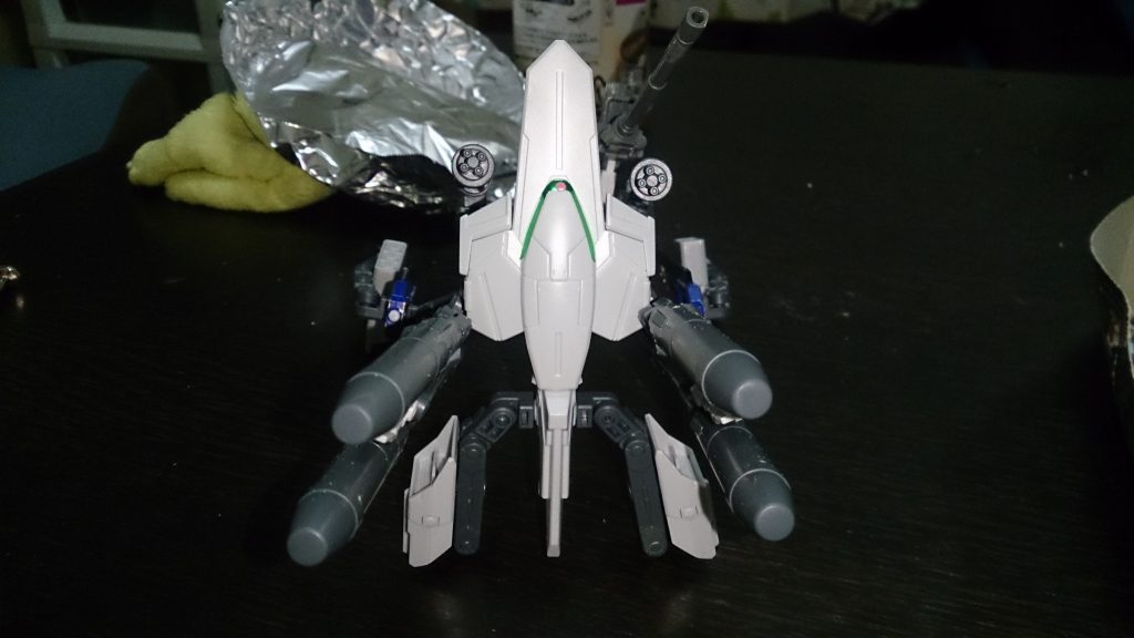 三分クッキングで出来たガンプラ(？)。名前はポエンティアです。意味は『力』らしいです。おふざけ100％です。
モチーフはネオジオングのつもり。赤くないけど。