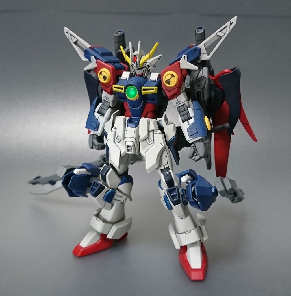 ゼロシステムと光の翼による残像で敵を翻弄。近接、長距離ともに対応できる程の火力、機動力を持っている。